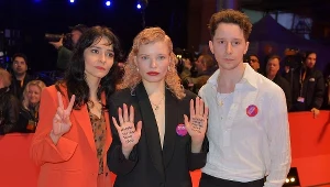 Pegah Ferydoni, Luisa-Celine Gaffron, Jonathan Berlin