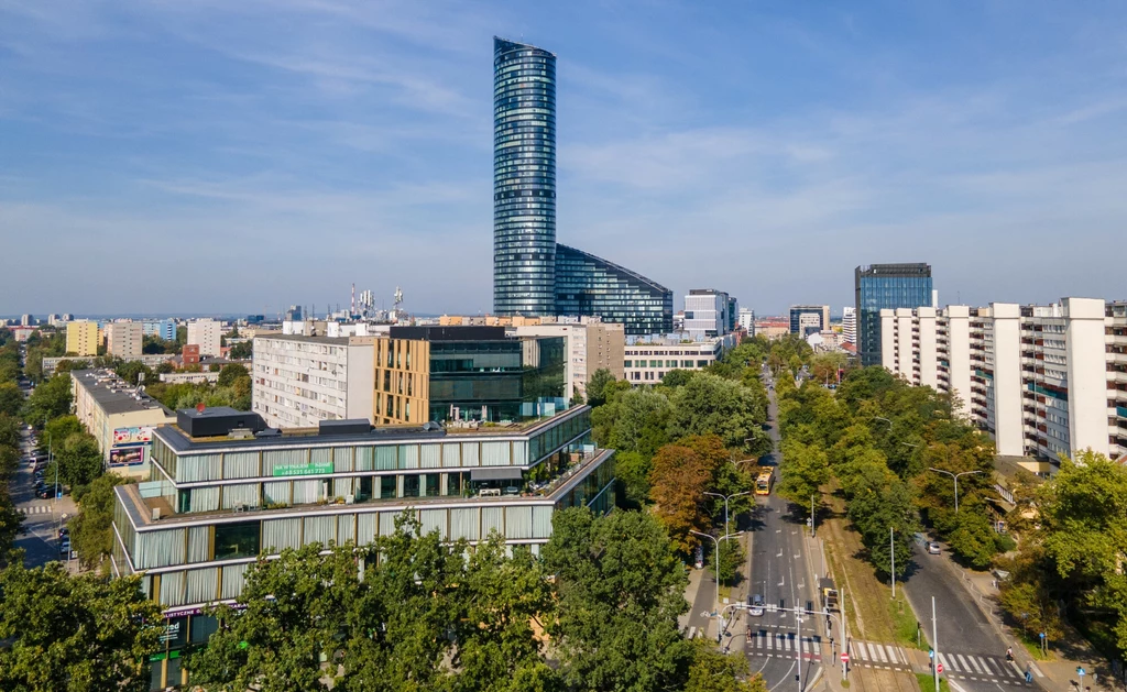 Sky Tower liczy 212 metrów wysokości.