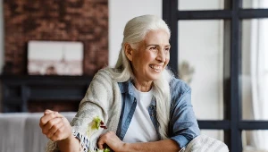 To tanie warzywo spowalnia starzenie się. Powinno być w diecie każdej 50-latki 