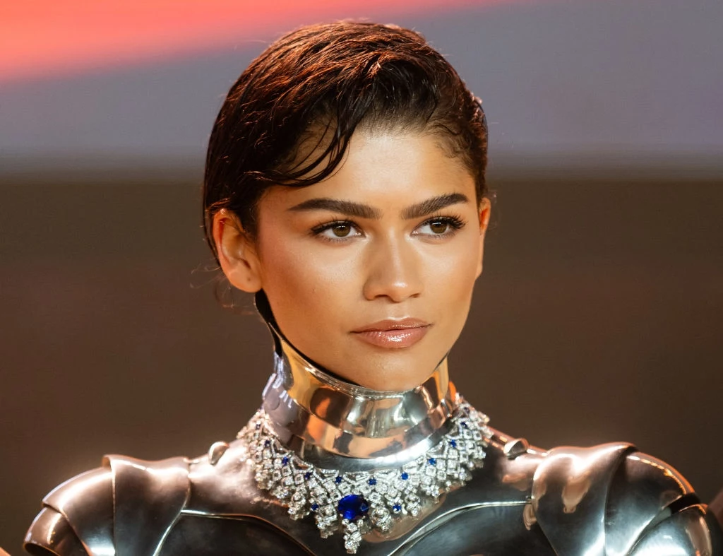 Zendaya w srebrnej "zbroi" na premierze filmu "Diuna: Część Druga"