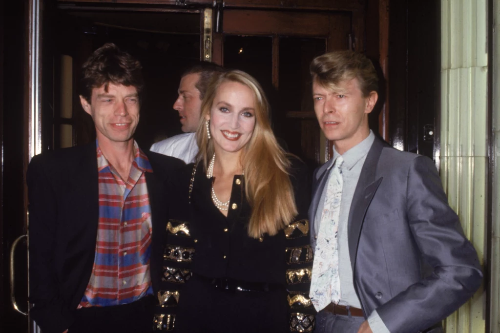 Mick Jagger i David Bowie u boku Jerry Hall