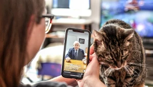 Po sieci krąży zdjęcie Jarosława Kaczyńskiego z kotem. Opublikowała je Anna Zalewska 