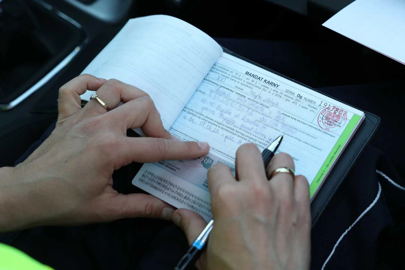 Za jazdę po pijanemu na rowerze grozi nam wysoki mandat. Za jazdę po pijanemu na rowerze grozi nam wysoki mandat.