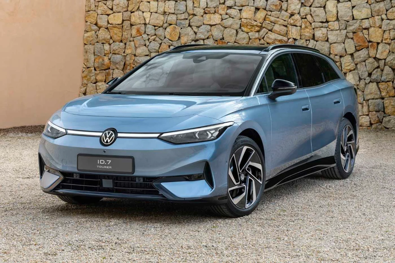 Praktyczność tej wersji nadwozia mają podkreślać relingi dachowe pozwalające na zwiększenie przestrzeni ładunkowej