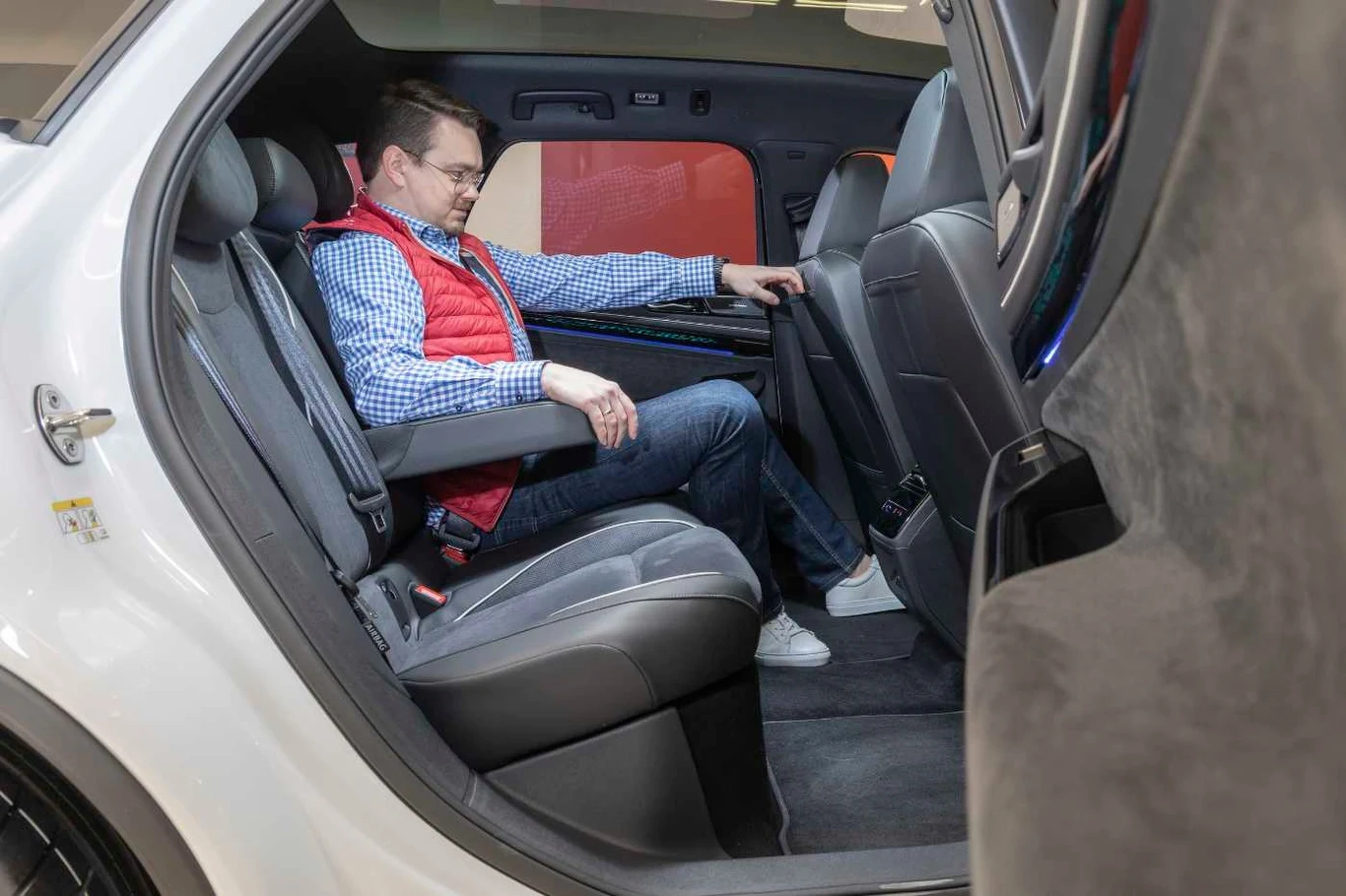 Gdziekolwiek nie usiądziemy, miejsca w kabinie jest ogrom