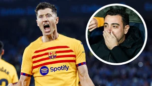 Napastnik FC Barcelona Robert Lewandowski oraz szkoleniowiec "Dumy Katalonii" Xavi Hernandez