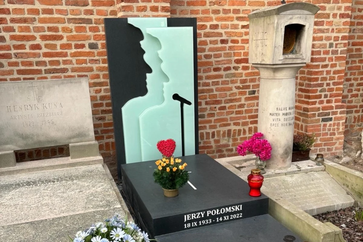 Nagrobek Jerzego Połomskiego Nagrobek Jerzego Połomskiego