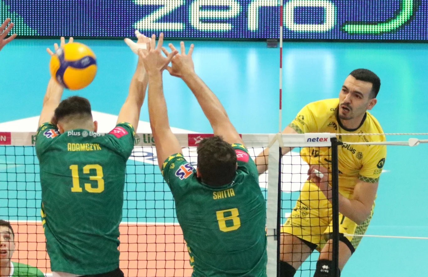 Atakuje Zouheir El Graoui z PSG Stali Nysa