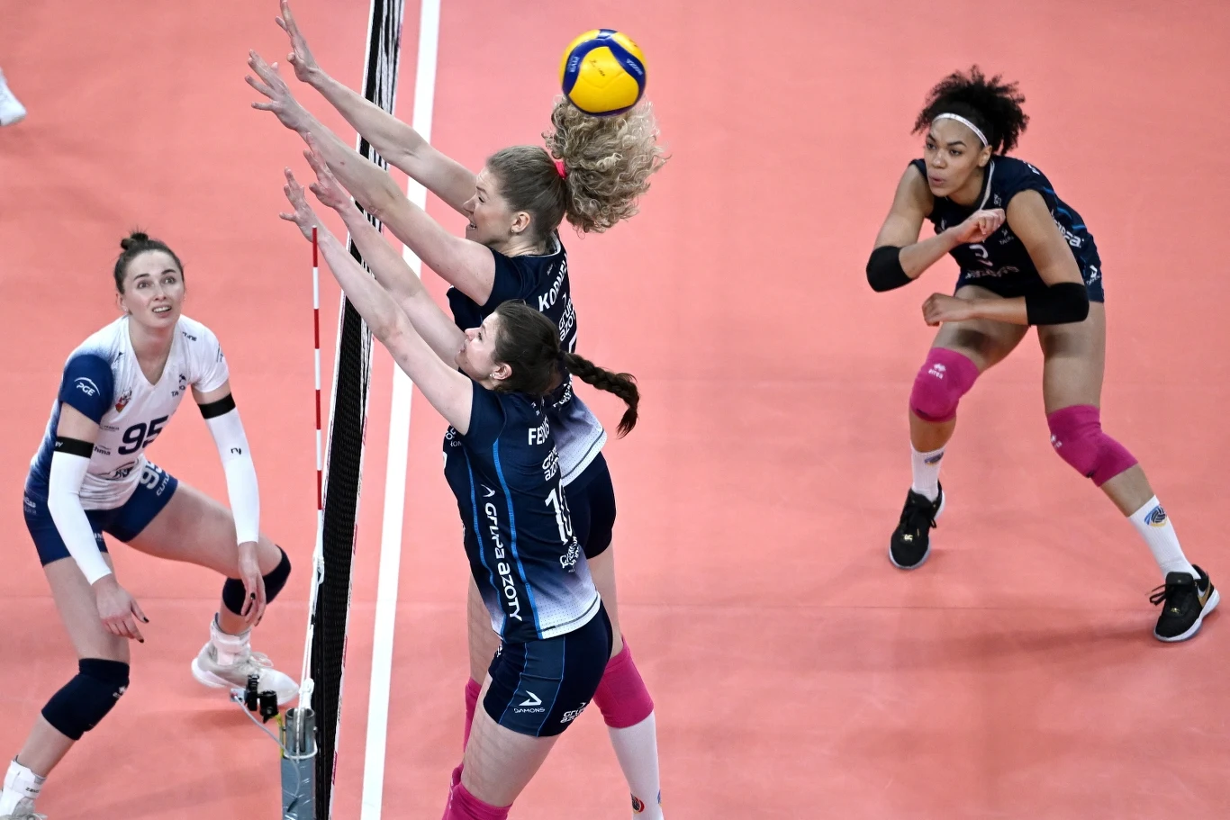 Siatkarki Grupy Azoty Chemika Police w bloku