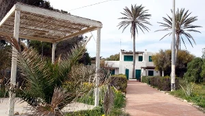 Silvio Berlusconi kupił willę na Lampedusie za 1,5 mln euro w 2011 roku. Jego rodzina sprzedała ją dwukrotnie drożej