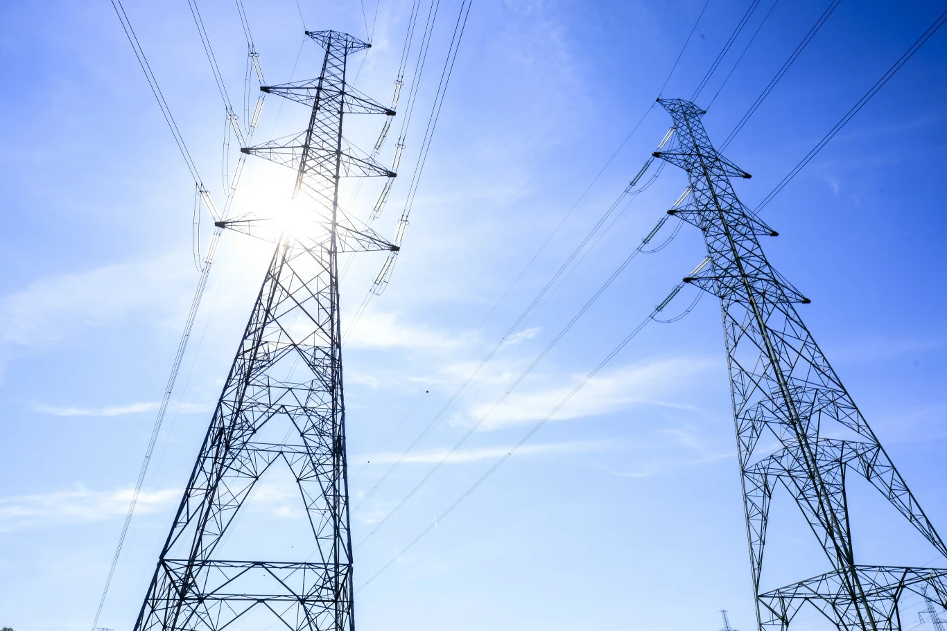 Dyrektywa dot. EU ETS mówi, że co najmniej 50 proc. przychodów z systemu powinno trafić na cele klimatyczne Dyrektywa dot. EU ETS mówi, że co najmniej 50 proc. przychodów z systemu powinno trafić na cele klimatyczne