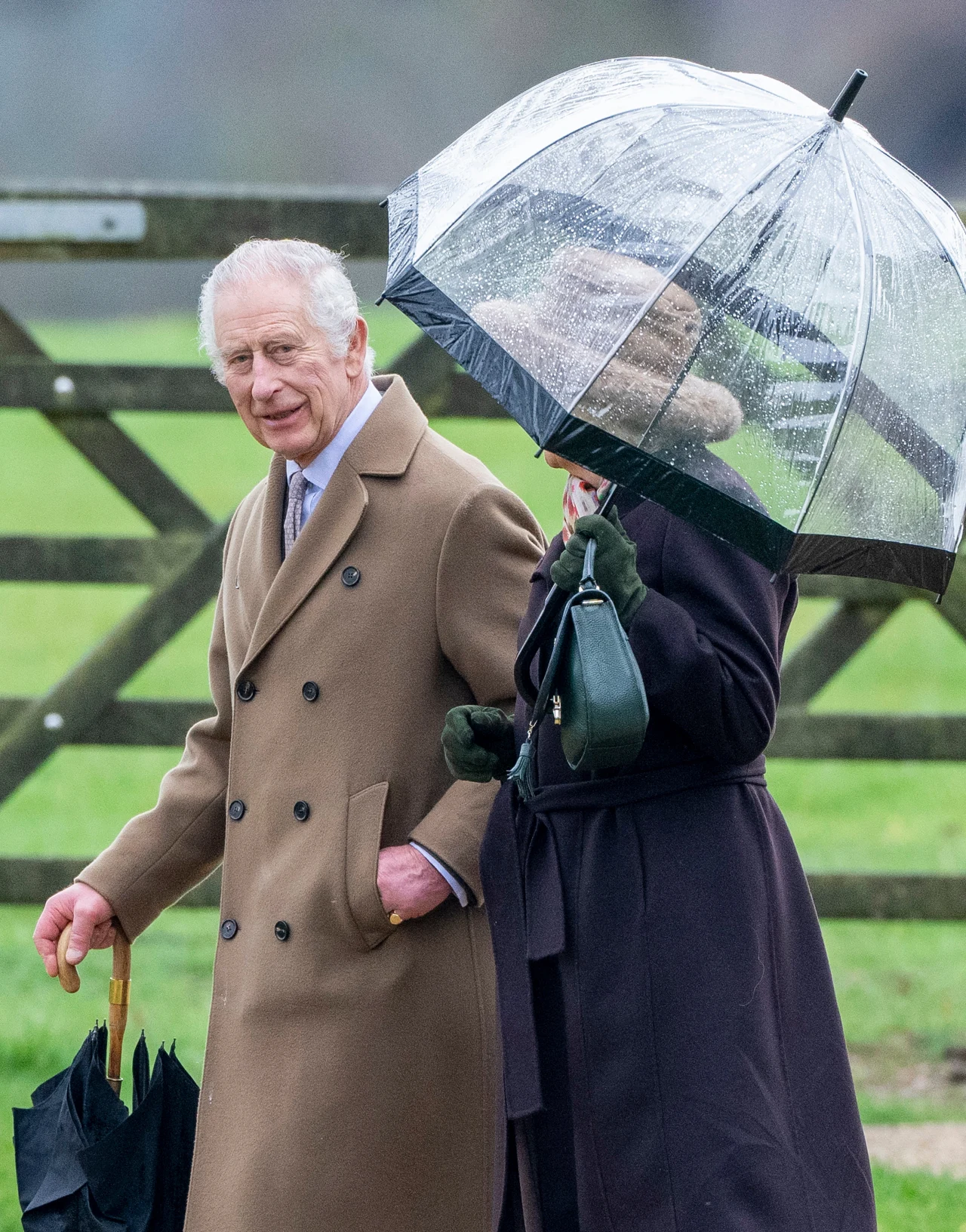 Nowe zdjęcia króla Karola III obiegły sieć. To pierwsze takie wyjście po spotkaniu z Harrym Nowe zdjęcia króla Karola III obiegły sieć. To pierwsze takie wyjście po spotkaniu z Harrym