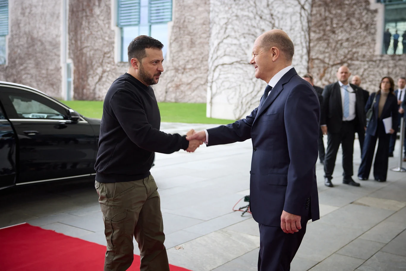 Wołodymyr Zełenski i Olaf Scholz w Berlinie. Zdj. ilustracyjne Wołodymyr Zełenski i Olaf Scholz w Berlinie. Zdj. ilustracyjne