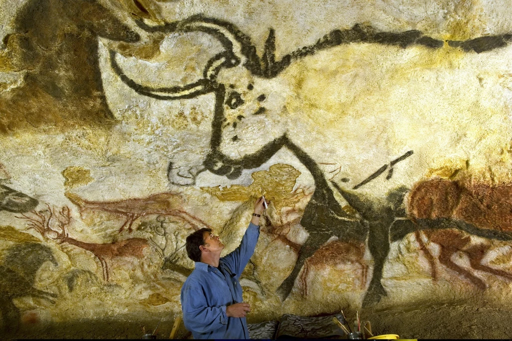 Malowidła z jaskini Lascaux we Francji podczas renowacji