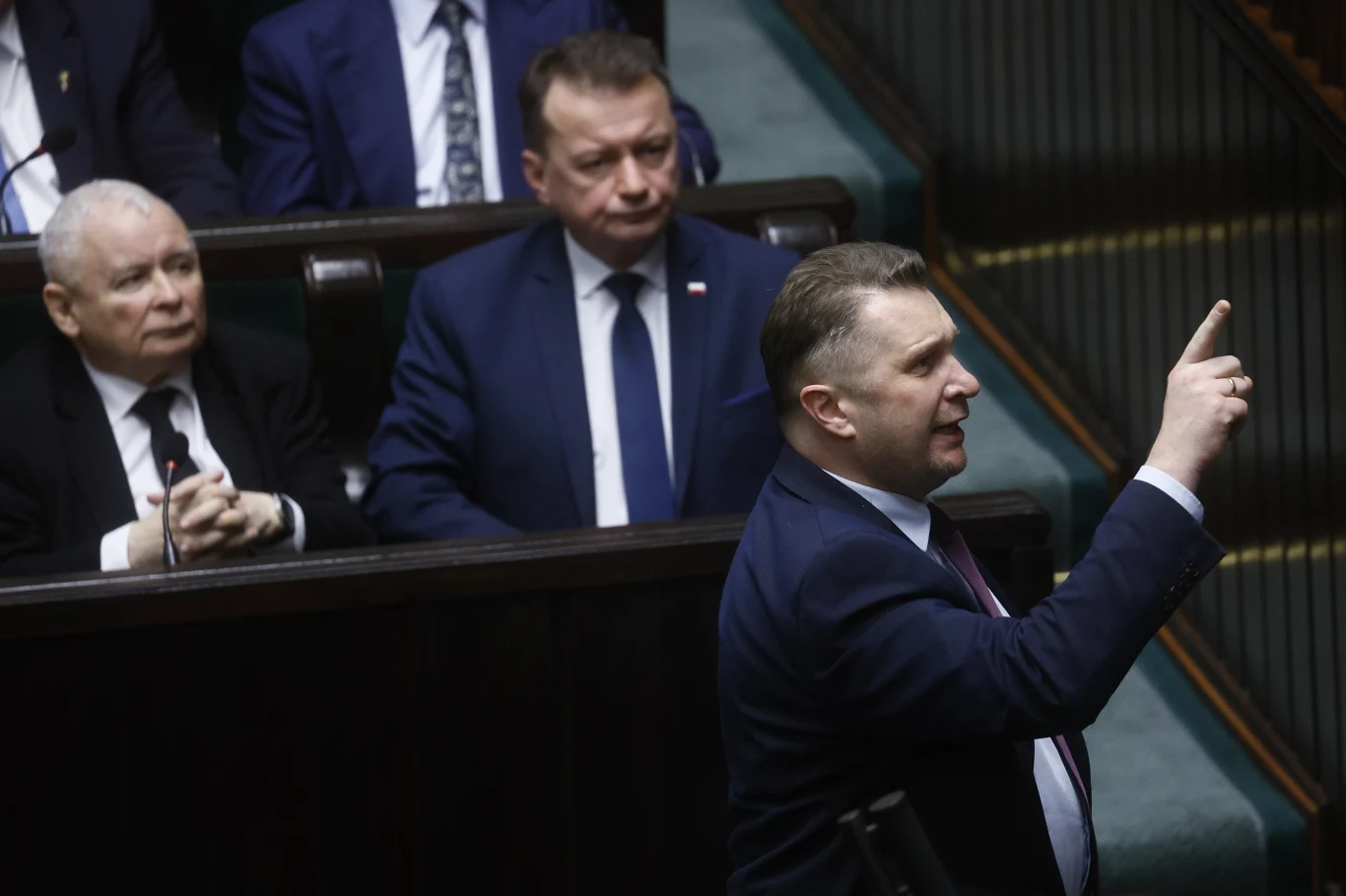 W PiS wiele osób z ciekawością i nadzieją spogląda w stronę Przemysława Czarnka. Czy mógłby stanąć na czele PiS? W PiS wiele osób z ciekawością i nadzieją spogląda w stronę Przemysława Czarnka. Czy mógłby stanąć na czele PiS?