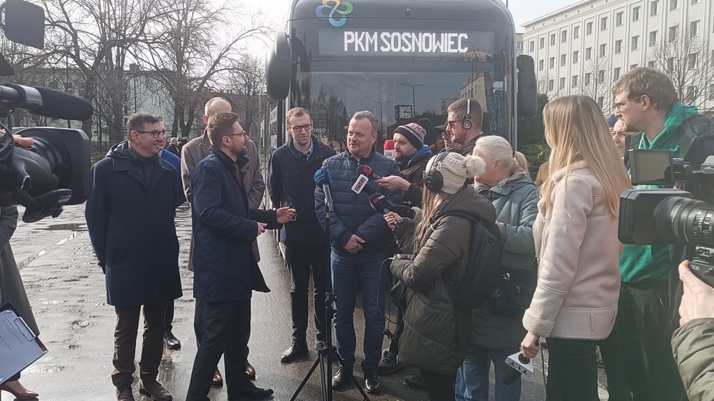 NesoBus będzie jeździć w Sosnowcu. W środę podczas konferencji prasowej pojazd zaprezentował prezydent miasta