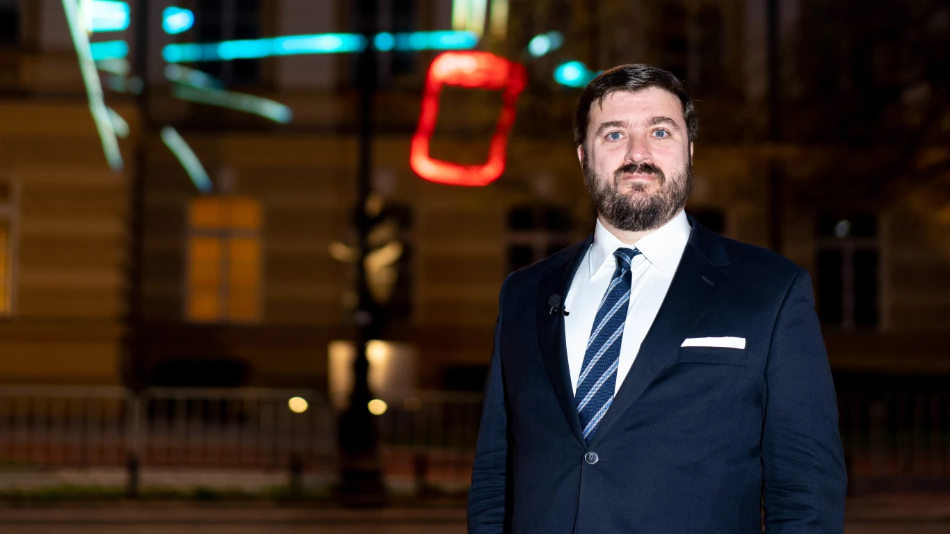 "Będzie to działanie korzystne dla nas wszystkich" - mówi o systemie kaucyjnym Filip Piotrowski, ekspert Climate Leadership UNEP/GRID - Warszawa "Będzie to działanie korzystne dla nas wszystkich" - mówi o systemie kaucyjnym Filip Piotrowski, ekspert Climate Leadership UNEP/GRID - Warszawa