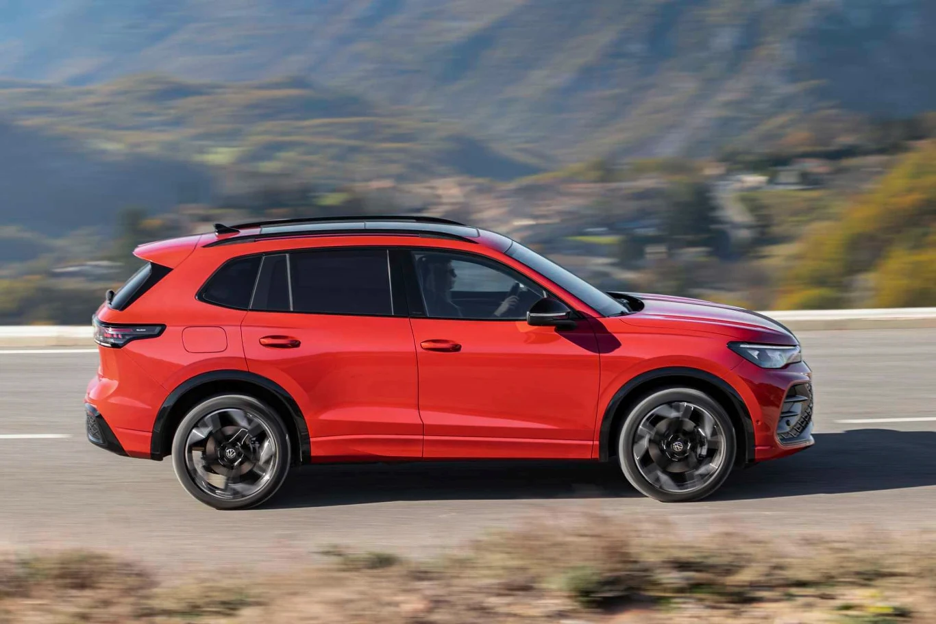 Tiguan nowej, trzeciej generacji, ma dokładnie 4539 mm długości Tiguan nowej, trzeciej generacji, ma dokładnie 4539 mm długości