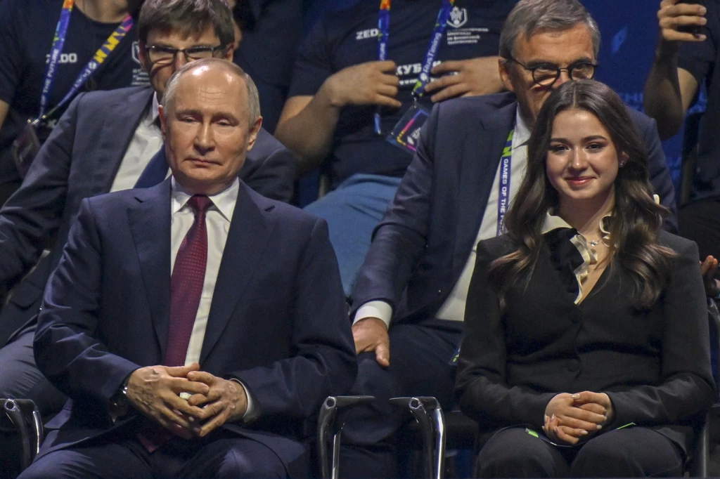 Władimir Putin i Kamiła Walijewa na ceremonii rozpoczęcia I Igrzysk Przyszłości Władimir Putin i Kamiła Walijewa na ceremonii rozpoczęcia I Igrzysk Przyszłości