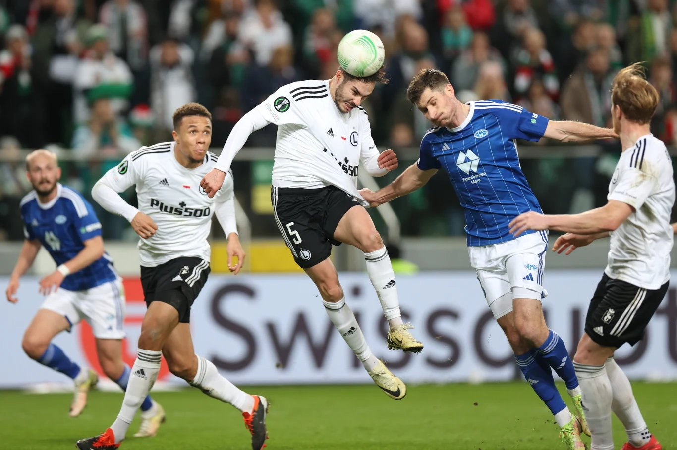 Legioniści najgroźniejsi byli... przed pierwszym gwizdkiem. Na murawie znów doznali szoku Legioniści najgroźniejsi byli... przed pierwszym gwizdkiem. Na murawie znów doznali szoku