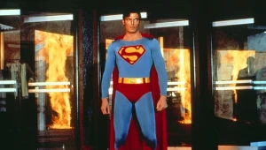 Trudno nie uronić łzy. Klasycznie opowiedziana historia legendy kina