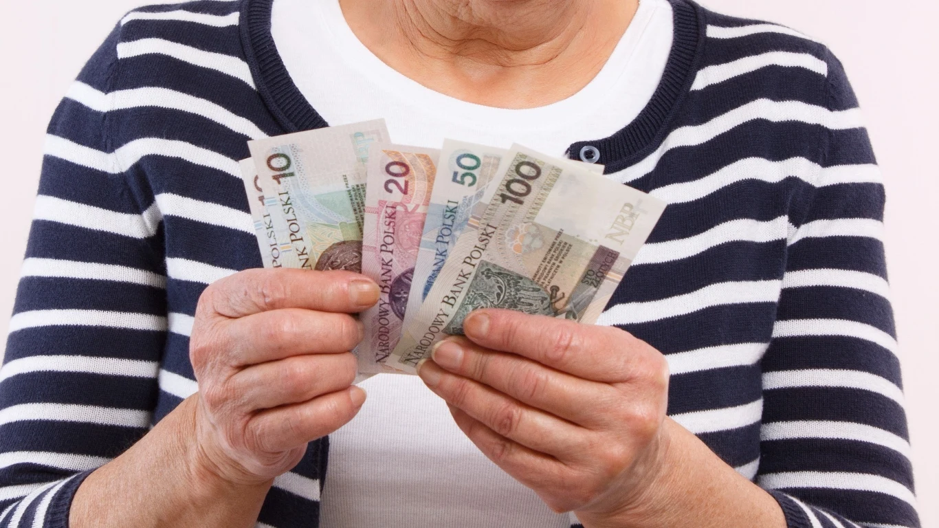 Waloryzacja emerytur 2024. ZUS ujawnił, kiedy wyśle większe świadczenia Waloryzacja emerytur 2024. ZUS ujawnił, kiedy wyśle większe świadczenia
