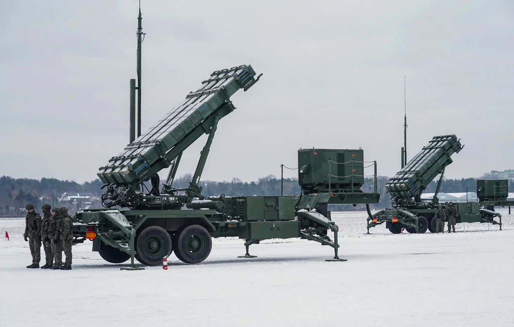 Wyrzutnie systemu Patriot na lotnisku Warszawa-Babice