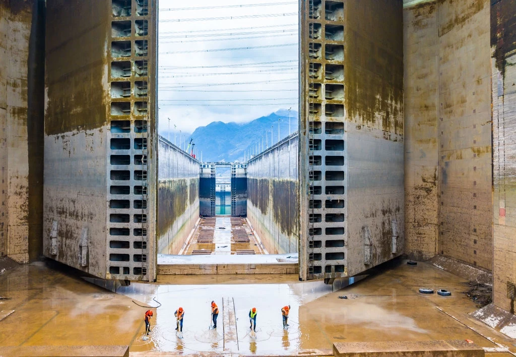 Największa, najdroższa i najbardziej zagrażająca środowisku na świecie budowla hydrotechniczna znajduje się w Chinach