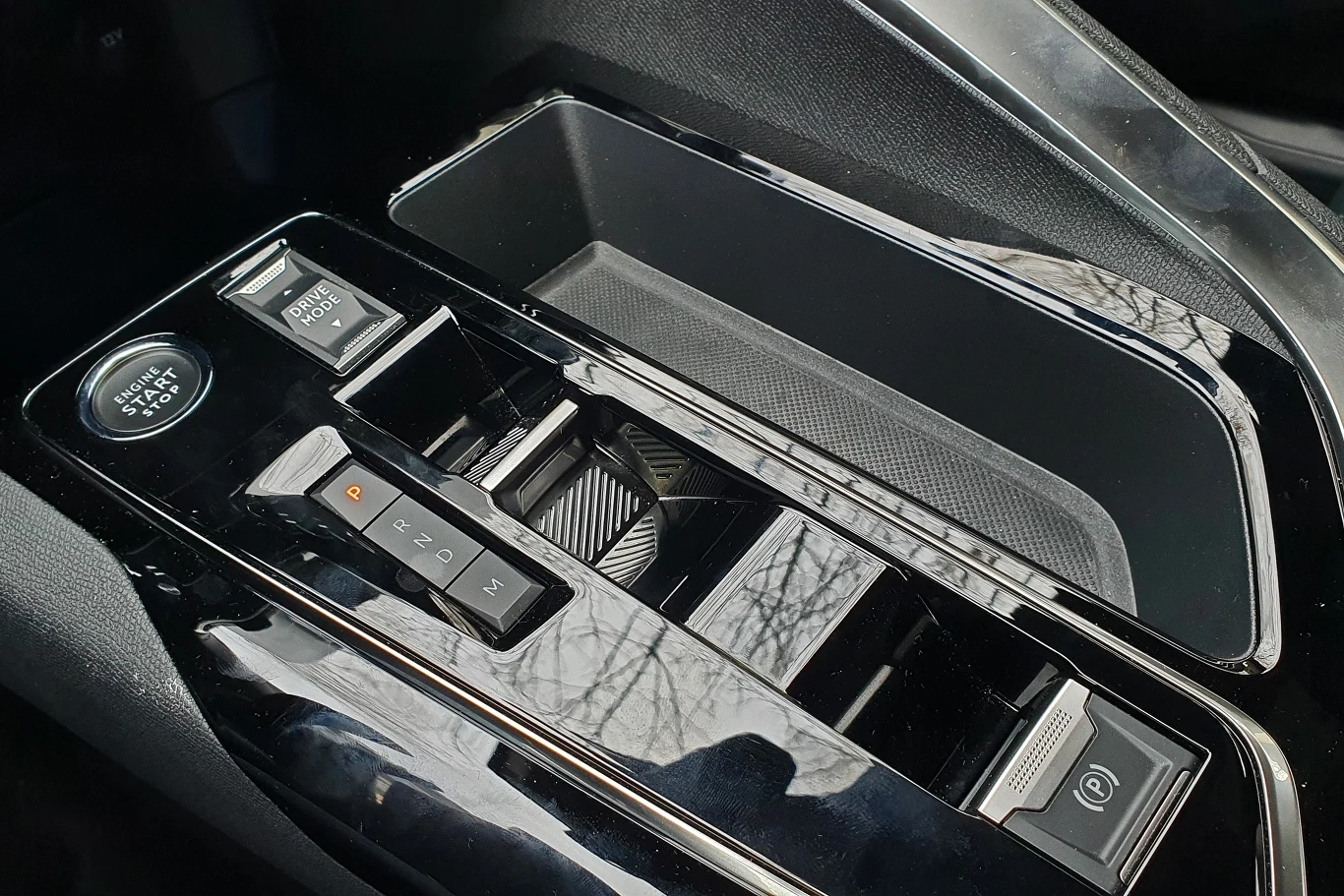 6-biegowa skrzynia dwusprzęgłowa działa sprawnie i nie szarpie 6-biegowa skrzynia dwusprzęgłowa działa sprawnie i nie szarpie