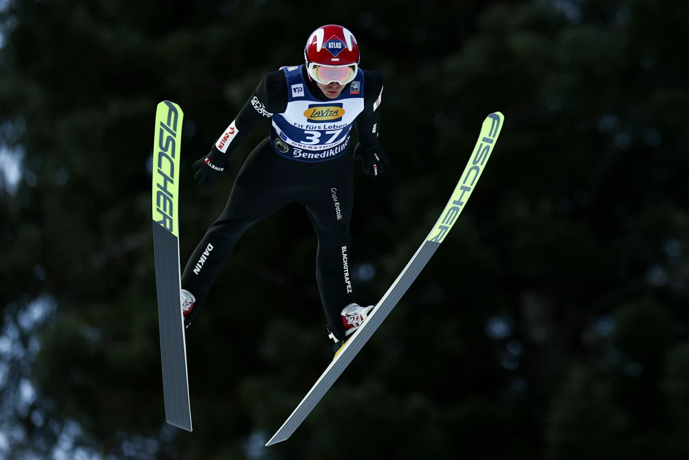 Kamil Stoch podczas konkursu w Oberstdorfie Kamil Stoch podczas konkursu w Oberstdorfie