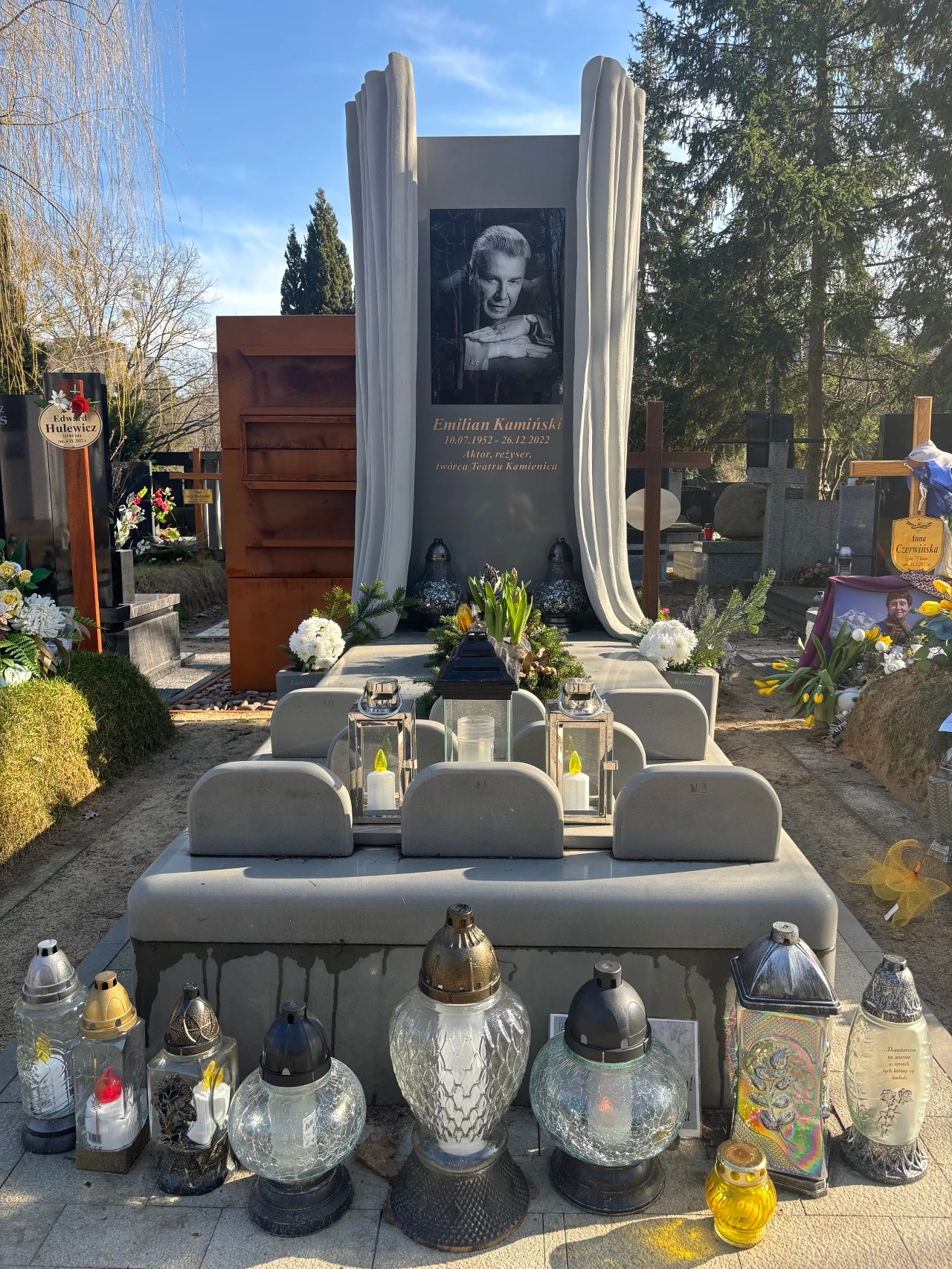 Grób Emiliana Kamińskiego Grób Emiliana Kamińskiego