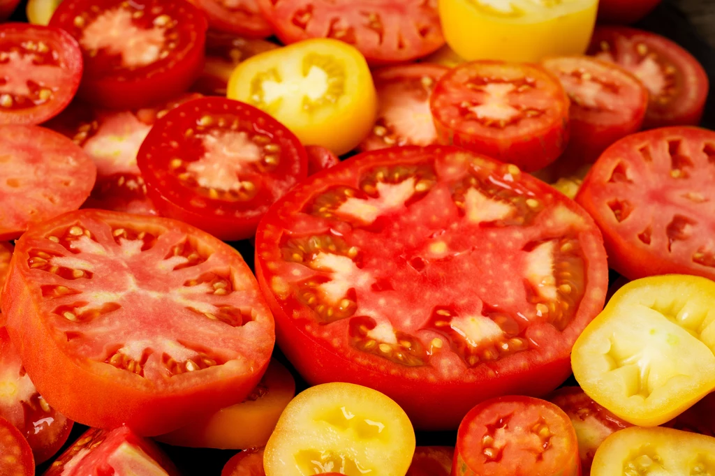 Pomidory i oliwa to wspaniałe połączenie. Jedz, kiedy masz na to ochotę