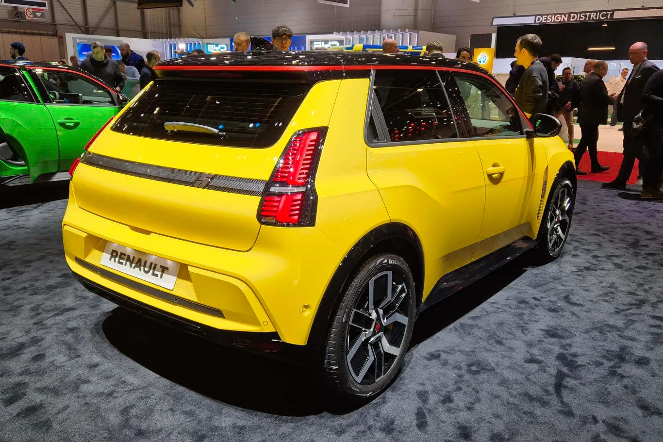W podstawowej wersji Renault będzie kosztowało ok. 25 tys. euro W podstawowej wersji Renault będzie kosztowało ok. 25 tys. euro
