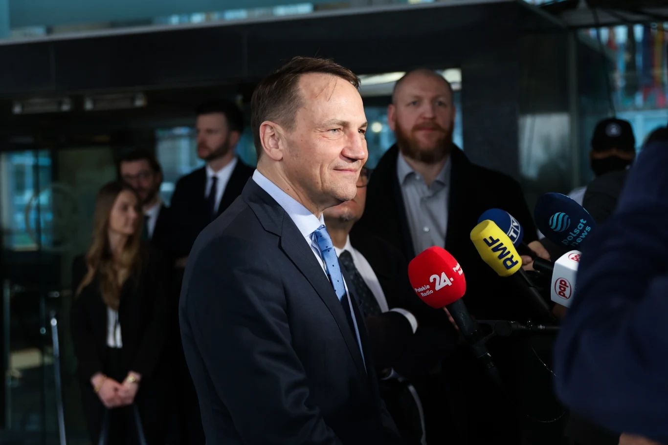Radosław Sikorski podczas briefingu prasowego po zakończeniu spotkania z Antonym Blinkenem Radosław Sikorski podczas briefingu prasowego po zakończeniu spotkania z Antonym Blinkenem