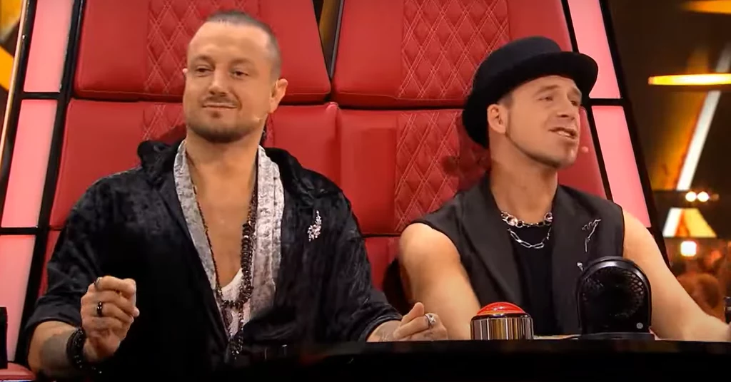 Baron i Tomson podczas występu Miłosza Krysiaka w "The Voice Kids"