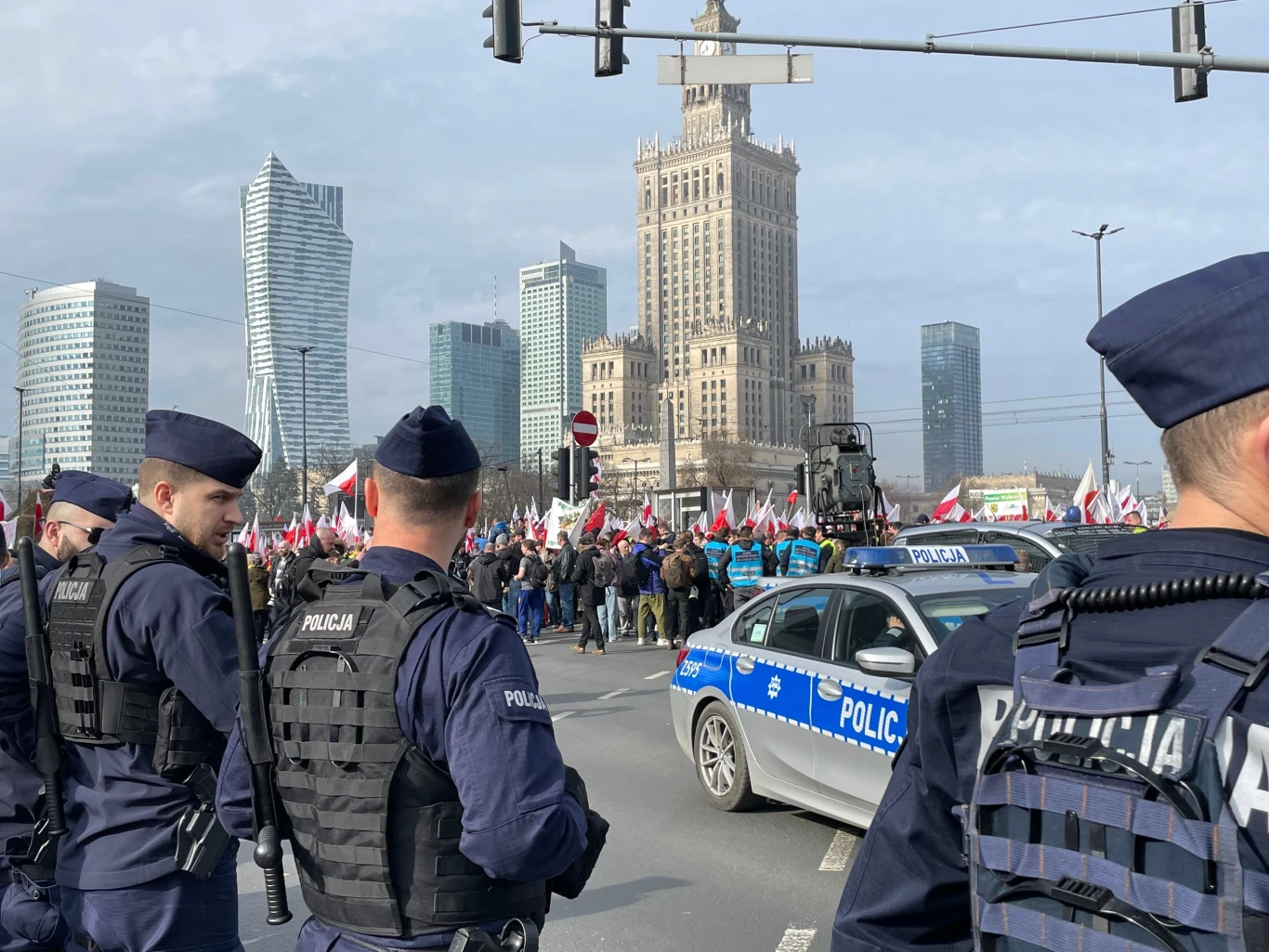 Policja na ulicach Warszawy Policja na ulicach Warszawy