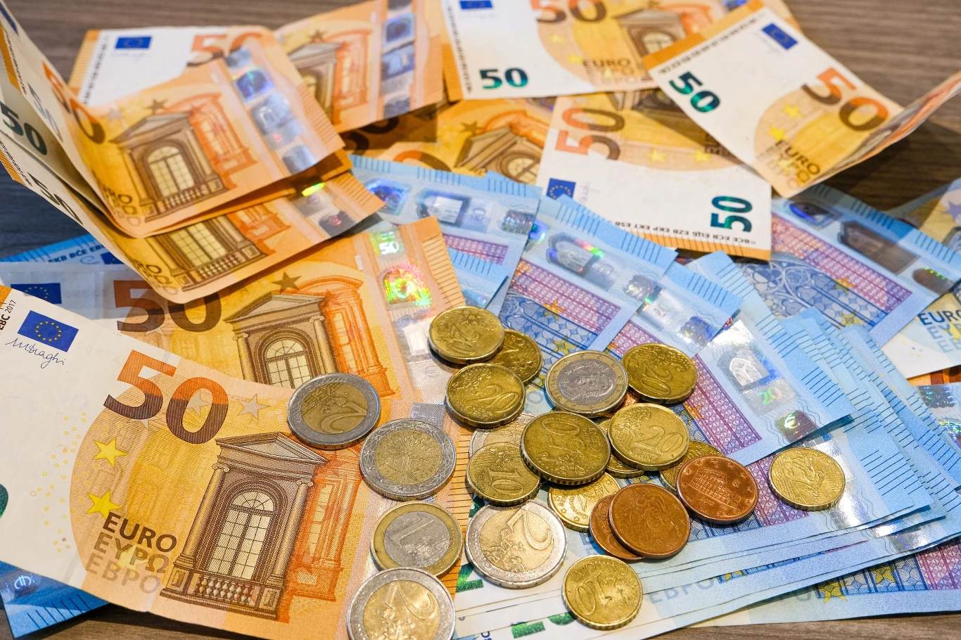 Ile zapłacimy za euro, dolara i franka szwajcarskiego w czwartek 6 czerwca? Ile zapłacimy za euro, dolara i franka szwajcarskiego w czwartek 6 czerwca?