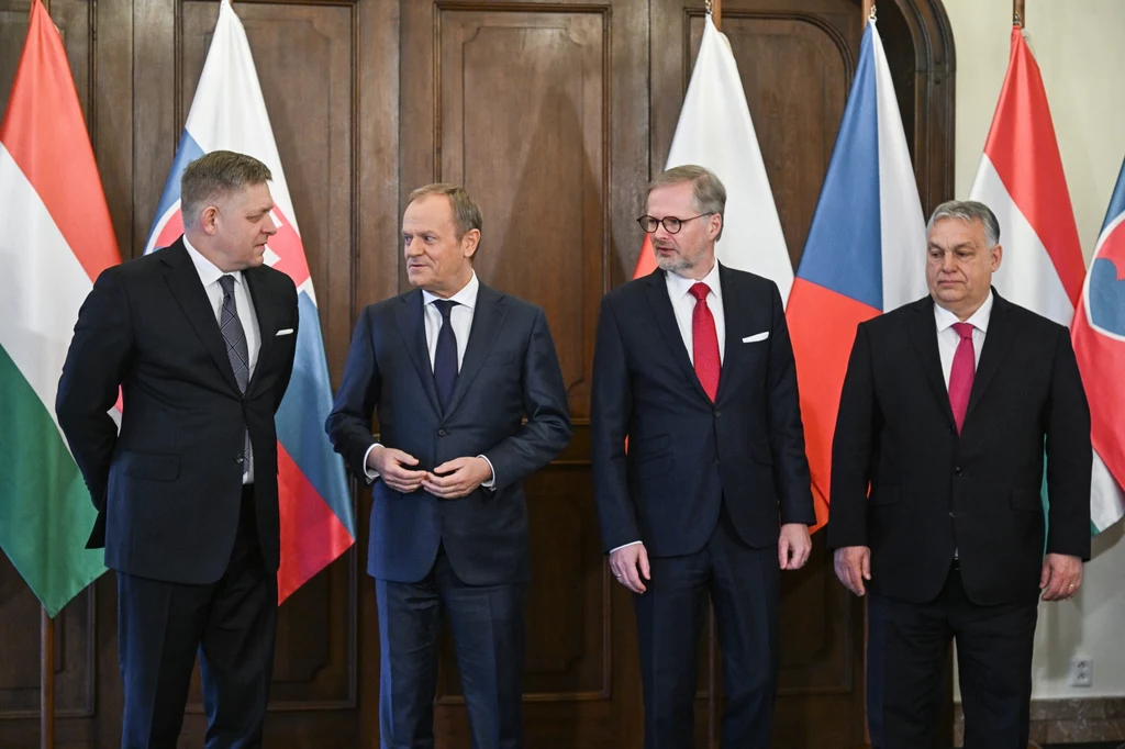 Premierzy Słowacji, Polski, Czech i Węgier podczas wspólnego spotkania w Pradze Premierzy Słowacji, Polski, Czech i Węgier podczas wspólnego spotkania w Pradze