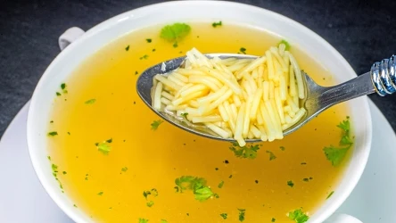 Na jakim mięsie najlepiej przygotować lekki, ale aromatyczny rosół?