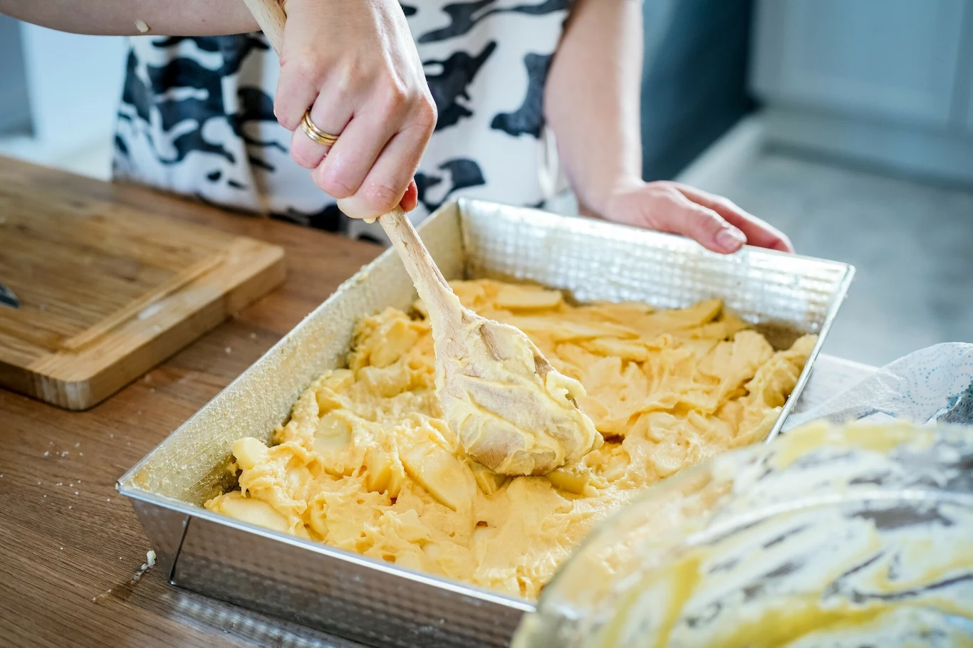 Sekret idealnej karpatki tkwi w odpowiednich proporcjach składników na ciasto i masę budyniową