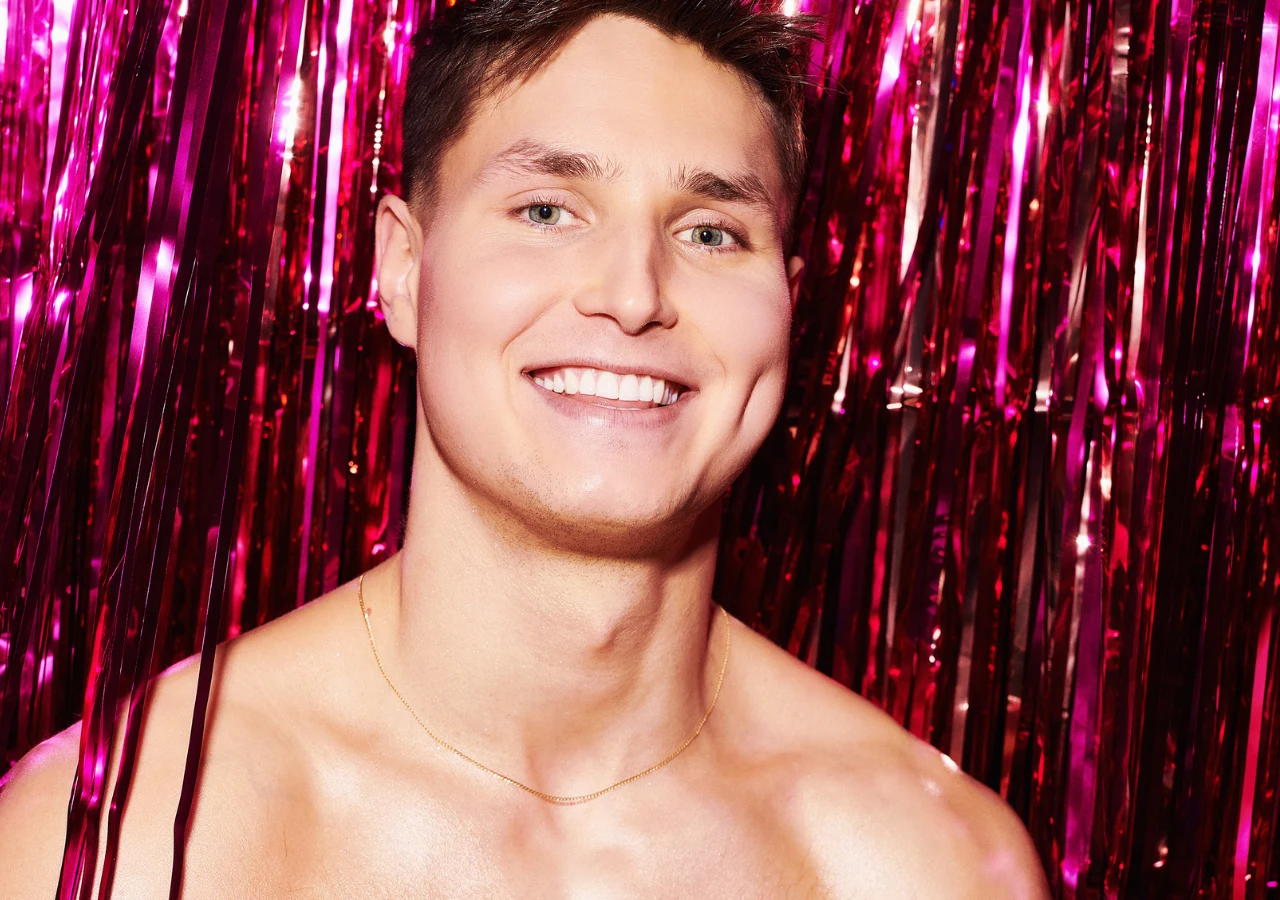 Love Island 9 - Jarek Mrozowski Love Island 9 - Jarek Mrozowski