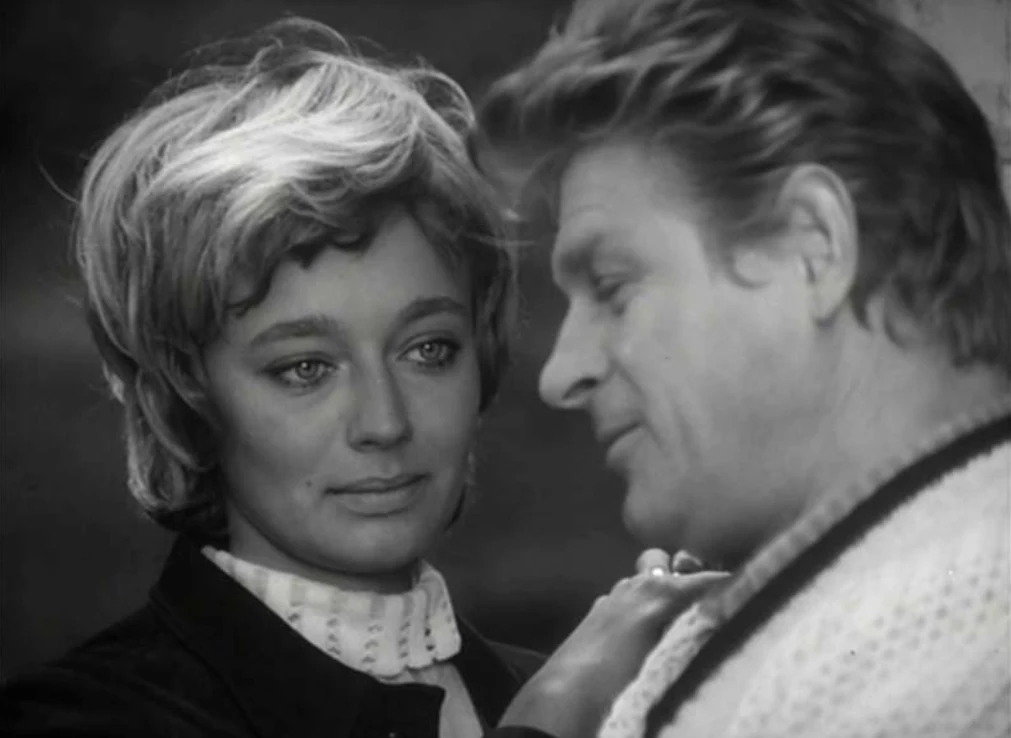 Na ekranie Szykulską oglądać mogliśmy u boku najprzystojniejszych amantów ówczesnego kina. W 1971 roku partnerowała Stanisławowi Mikulskiemu w pięcioczęściowej serii "Samochodzik i templariusze", gdzie wcieliła się w postać cudzoziemki Karen Petersen. Na zdjęciu Ewa Szykulska i Stanisław Mikulski.