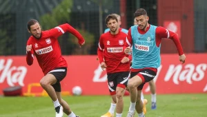 Grzegorz Krychowiak, Bartosz Bereszyński i Jakub Moder na treningu reprezentacji Polski