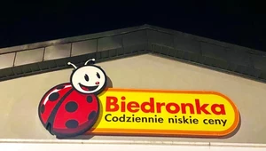 Wojna cenowa pomiędzy Biedronką a Lidlem przynosi pierwsze rezultaty. Jeden dyskont zyskuje.