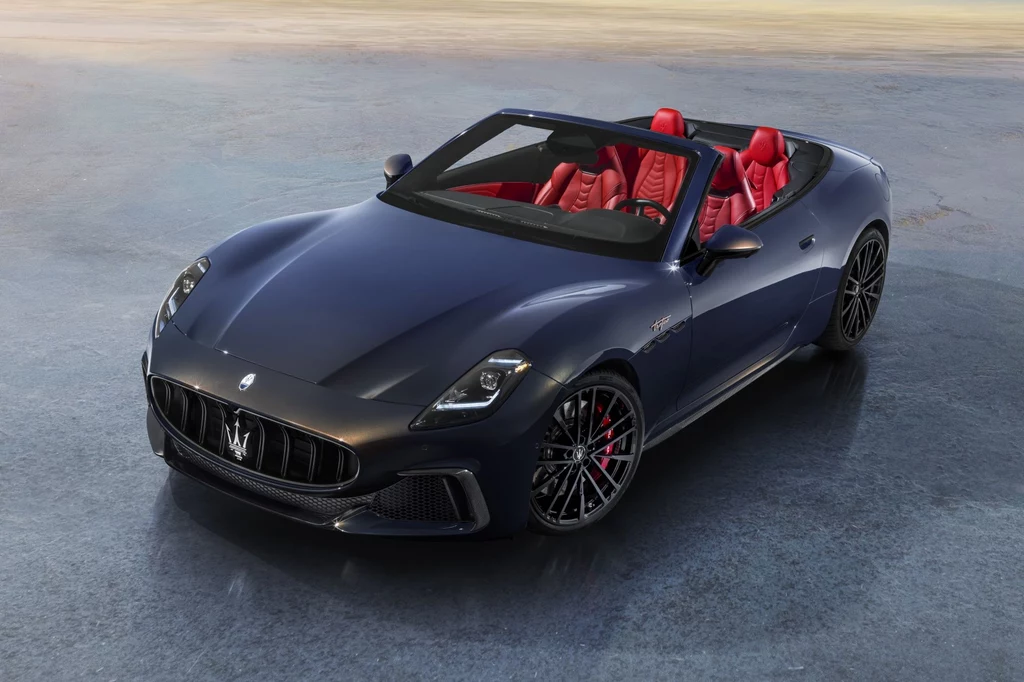 Maserati GranCabrio to wersja GranTurismo z otwartym dachem.