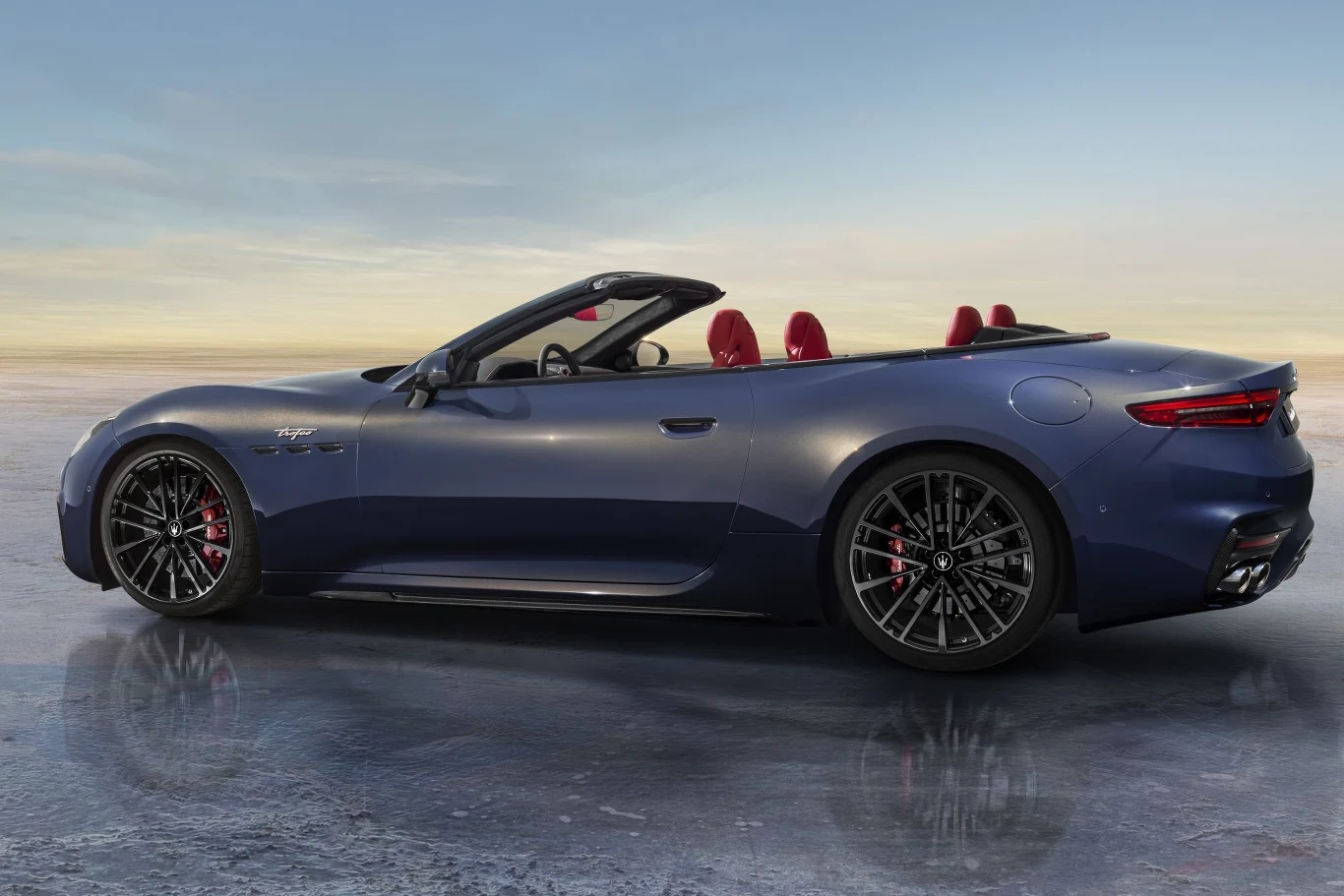 Maserati GranCabrio dostępne będzie z silnikiem V6 o mocy 542 KM.