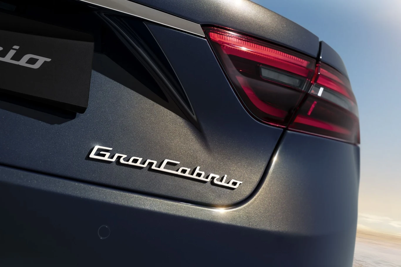Maserati chwali się, że GranCabrio w całości produkowane jest we Włoszech.