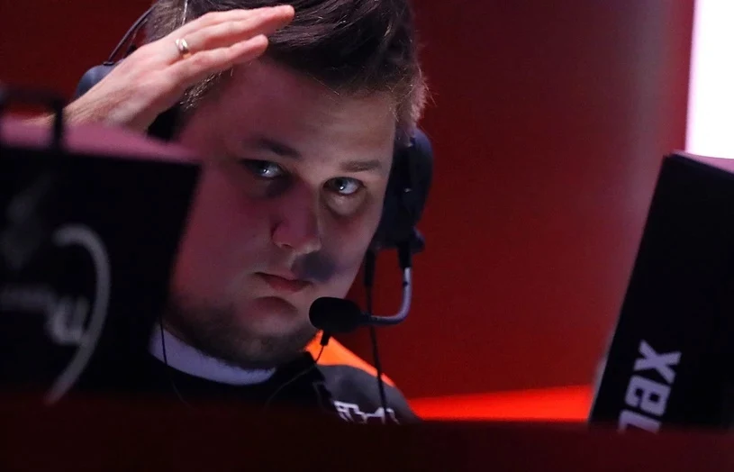 Janusz "snax" Pogorzelski