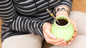 Pijesz ten napój zamiast zwykłej herbaty? Lepiej na niego uważaj