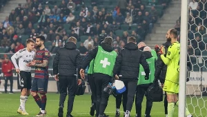 Hit Ekstraklasy na remis. Chwila strachu podczas meczu w Warszawie